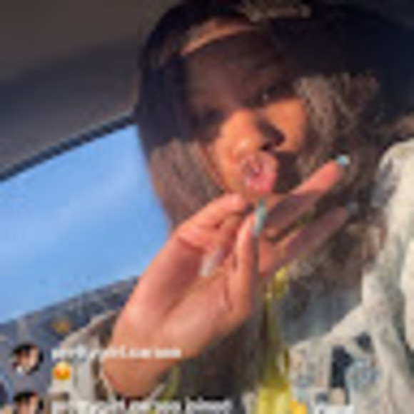 Meet your Posher, Angelika - Picture 1 of 1